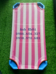 Giường mầm non sọc hồng G005