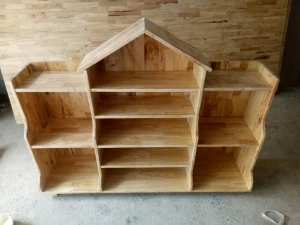 Kệ Montessori mái nhọn